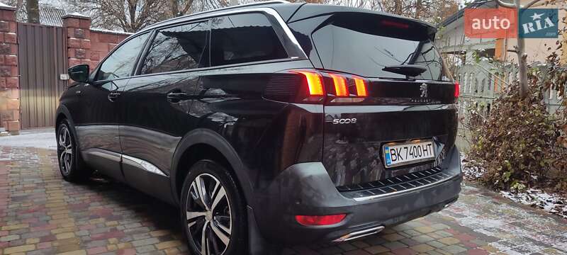 Внедорожник / Кроссовер Peugeot 5008 2017 в Ровно