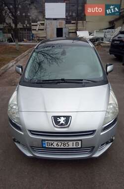 Микровэн Peugeot 5008 2011 в Киеве