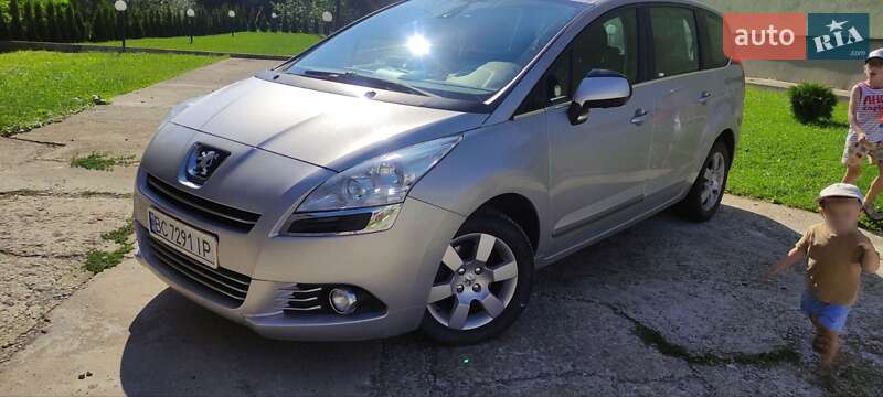 Микровэн Peugeot 5008 2010 в Самборе