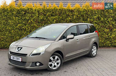 Мікровен Peugeot 5008 2012 в Стрию