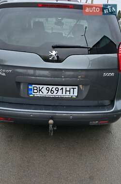 Мікровен Peugeot 5008 2010 в Острозі