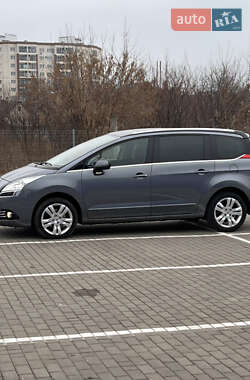 Мікровен Peugeot 5008 2011 в Дубні