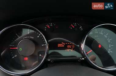 Микровэн Peugeot 5008 2011 в 