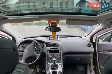 Микровэн Peugeot 5008 2011 в 