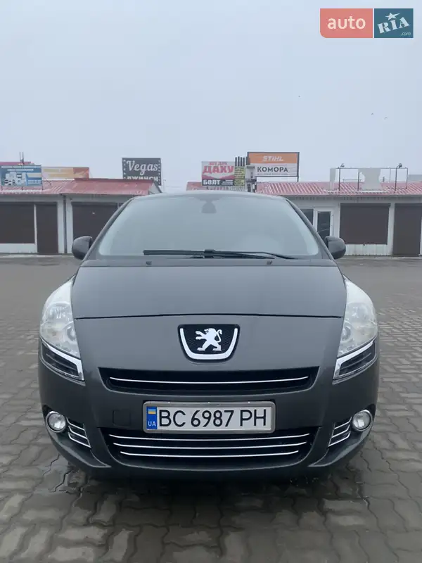 Peugeot 5008 2011