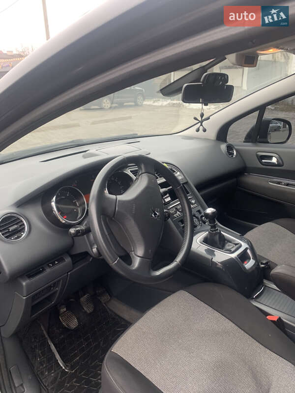 Мікровен Peugeot 5008 2011 в Золочеві