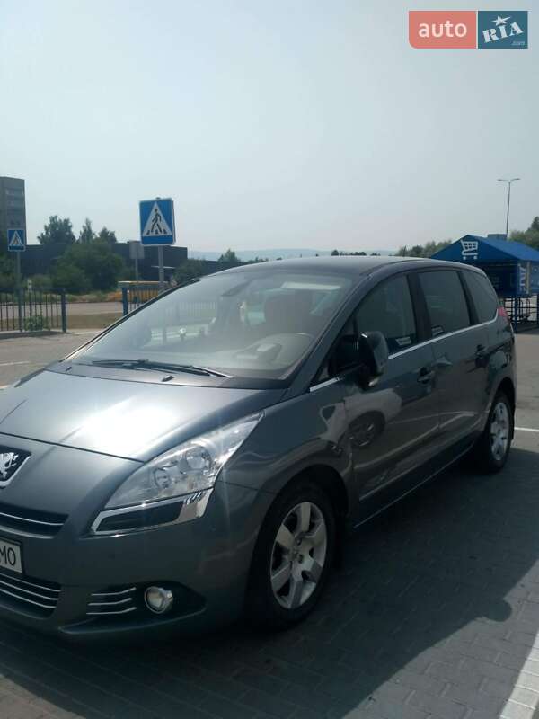 Мікровен Peugeot 5008 2011 в Бориславі
