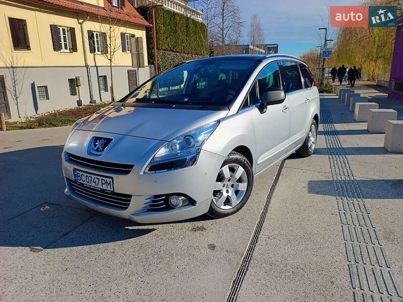 Микровэн Peugeot 5008 2013 в Львове