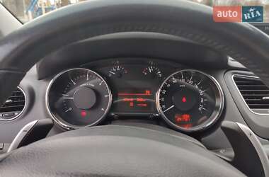 Микровэн Peugeot 5008 2011 в 