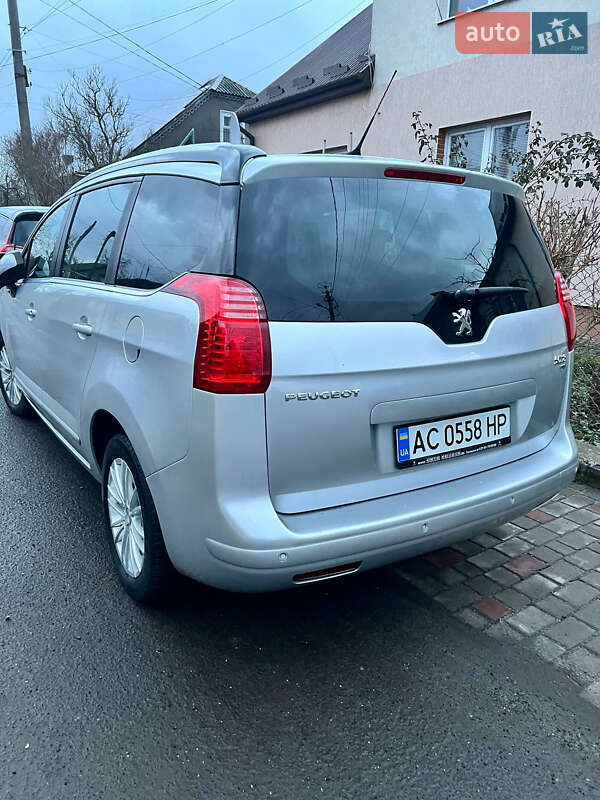 Микровэн Peugeot 5008 2013 в Владимире