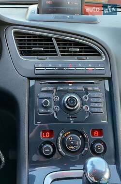 Мікровен Peugeot 5008 2010 в Львові