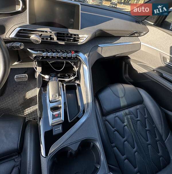 Позашляховик / Кросовер Peugeot 5008 2018 в Винниках