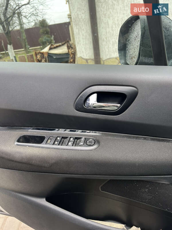 Мікровен Peugeot 5008 2010 в Вінниці