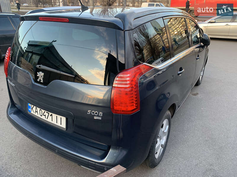Микровэн Peugeot 5008 2012 в Киеве