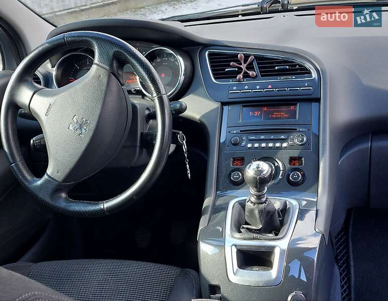 Мікровен Peugeot 5008 2011 в Бориславі