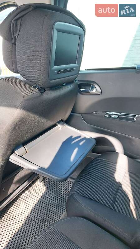 Мікровен Peugeot 5008 2011 в Бориславі