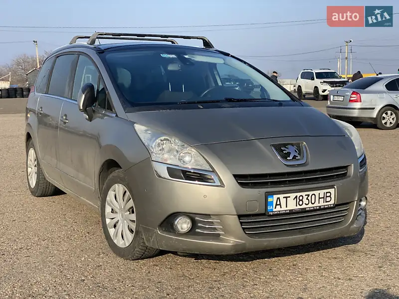 Peugeot 5008 2011