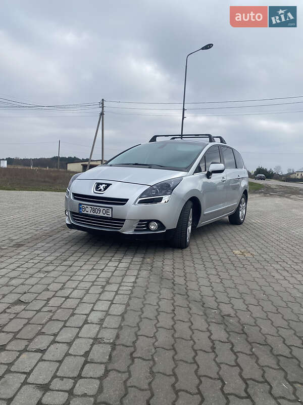 Мікровен Peugeot 5008 2011 в Яворові