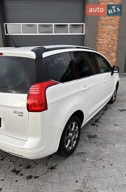 Микровэн Peugeot 5008 2012 в 