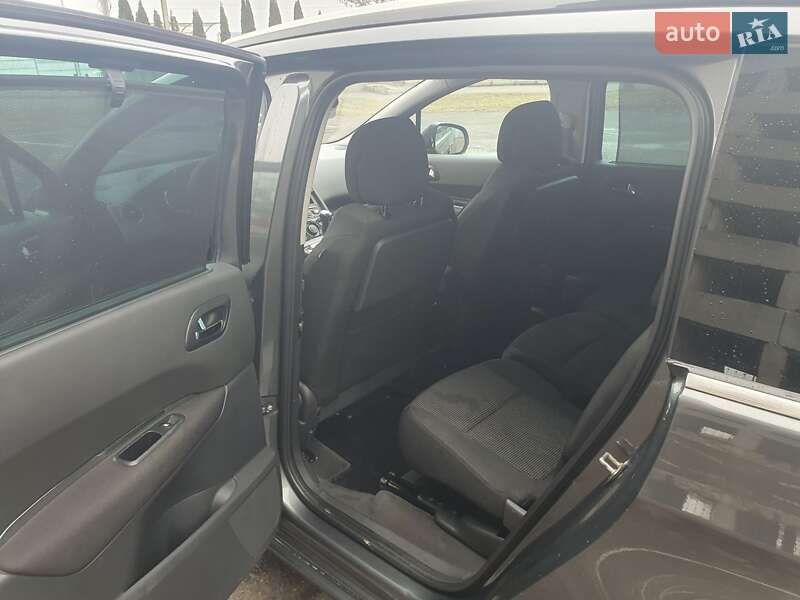 Микровэн Peugeot 5008 2010 в Тернополе