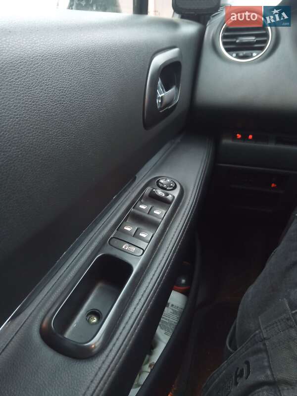 Микровэн Peugeot 5008 2013 в Киеве