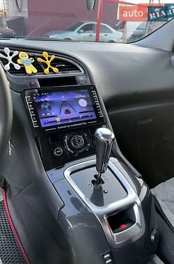 Микровэн Peugeot 5008 2010 в 