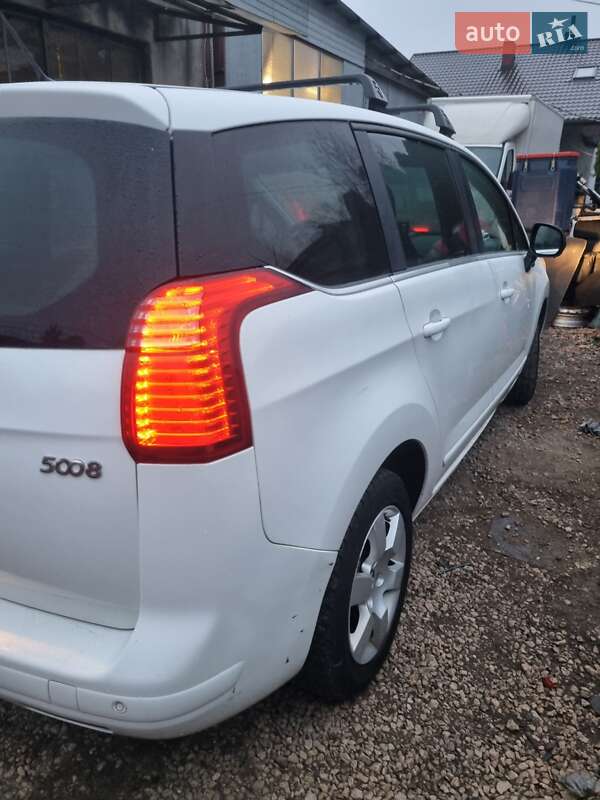 Peugeot 5008 2014