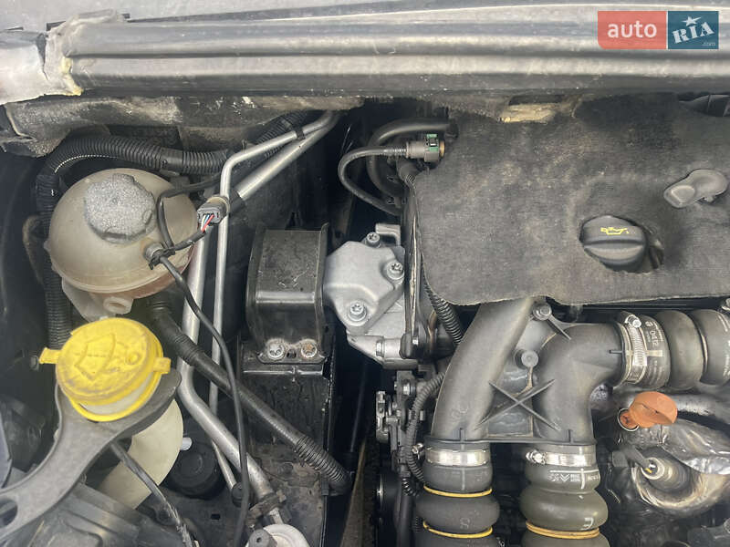 Микровэн Peugeot 5008 2012 в Львове