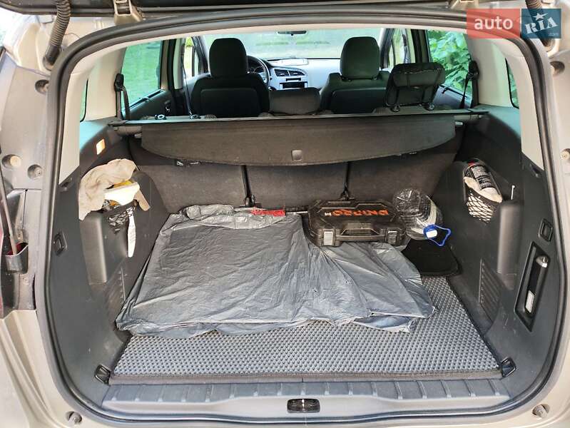 Мікровен Peugeot 5008 2012 в Черкасах