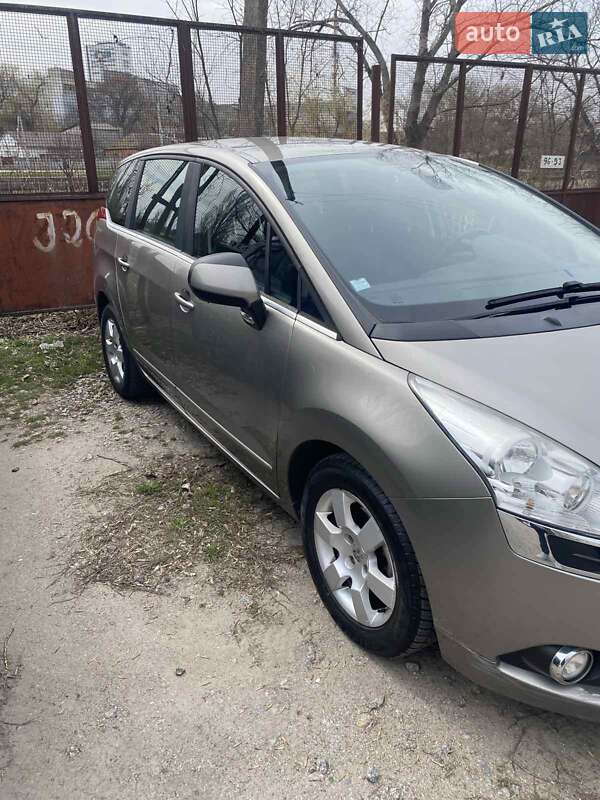 Мікровен Peugeot 5008 2011 в Кропивницькому