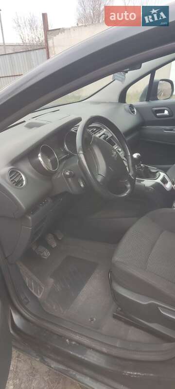 Микровэн Peugeot 5008 2011 в Павлограде
