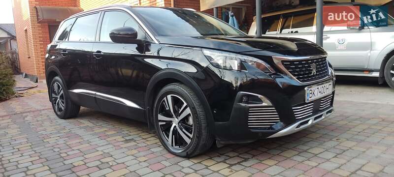Внедорожник / Кроссовер Peugeot 5008 2017 в Ровно
