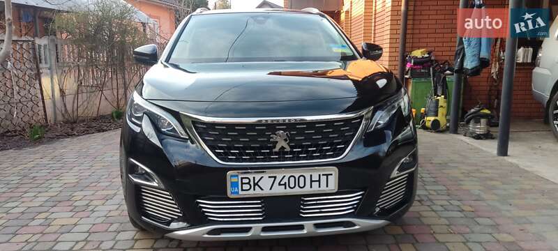 Внедорожник / Кроссовер Peugeot 5008 2017 в Ровно