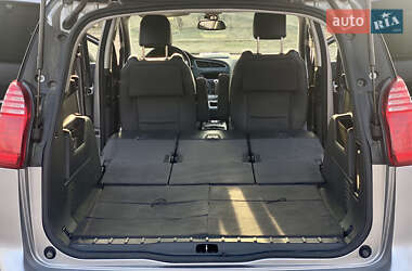 Микровэн Peugeot 5008 2015 в 