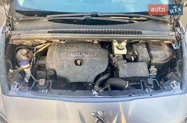 Микровэн Peugeot 5008 2015 в 