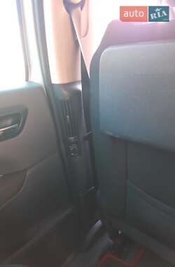 Микровэн Peugeot 5008 2010 в 