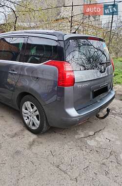 Микровэн Peugeot 5008 2011 в 