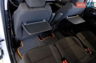 Микровэн Peugeot 5008 2015 в 