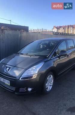 Микровэн Peugeot 5008 2012 в 