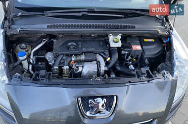 Микровэн Peugeot 5008 2013 в 