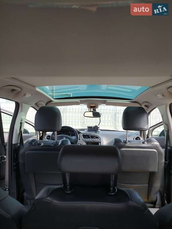 Микровэн Peugeot 5008 2010 в Киеве фото 12 Микровэн Peugeot 5008 2010 в Киеве