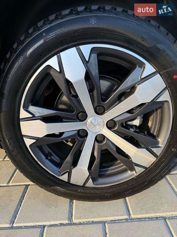 Позашляховик / Кросовер Peugeot 5008 2018 в Черкасах