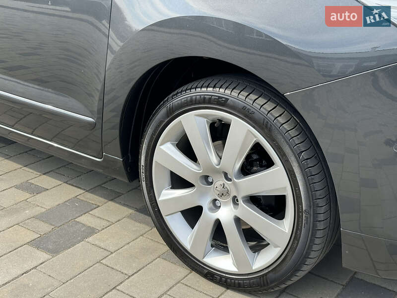 Микровэн Peugeot 5008 2011 в Ковеле