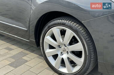 Мікровен Peugeot 5008 2011 в 