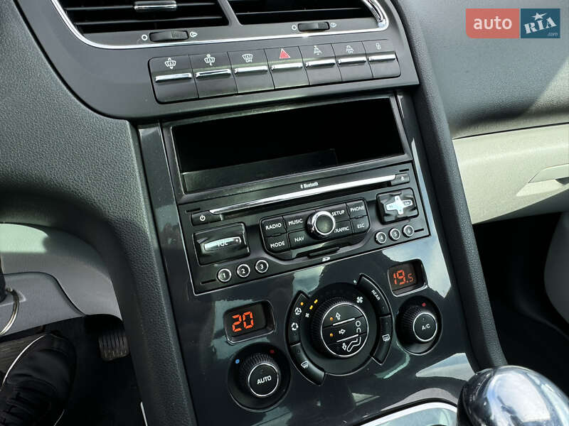 Микровэн Peugeot 5008 2011 в Ковеле