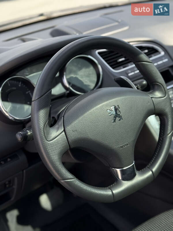 Микровэн Peugeot 5008 2011 в Калуше