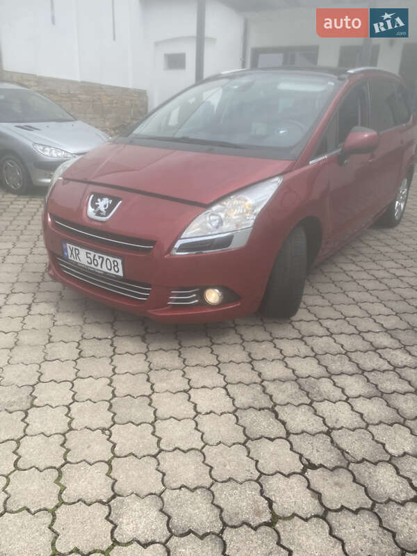 Мікровен Peugeot 5008 2011 в Стрию