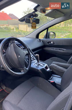 Мікровен Peugeot 5008 2011 в Новояворівську