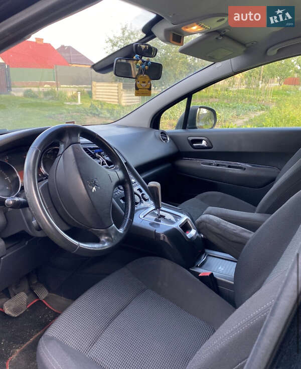 Мікровен Peugeot 5008 2011 в Новояворівську