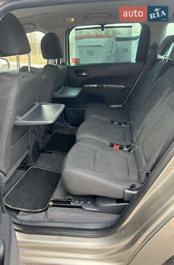 Микровэн Peugeot 5008 2012 в 